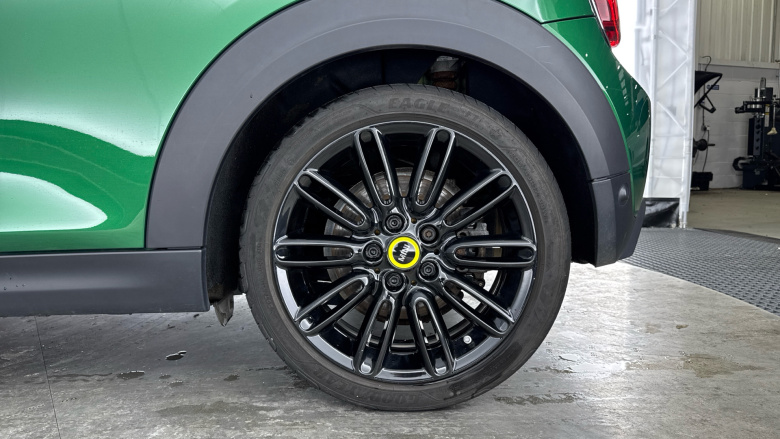 MINI Hatchback 135kW Cooper S Level 2 33kWh 3dr Auto Electric Hatchback